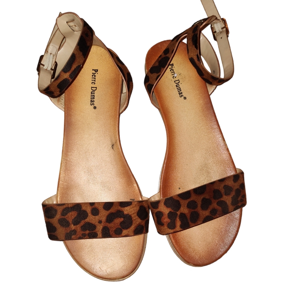 Pierre Dumas Women's Animal Print Ankle Strap Flat Sandals Size 8 - Picture 1 of 6